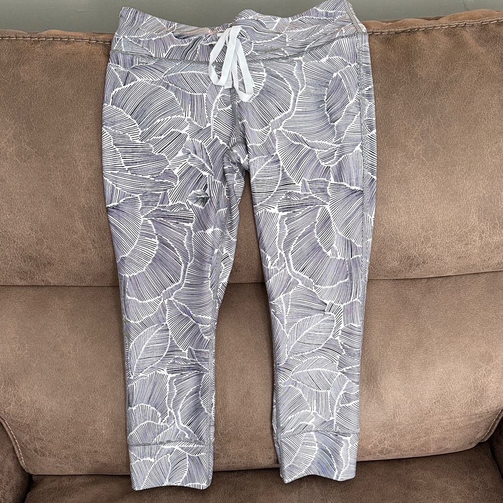 GAP Black and White Crop Patterned Leggings
